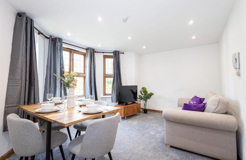 Walkden Apartment | Pillo Rooms - Abbey Grove