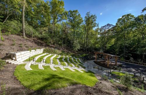 Pisgah Forest Hotel | Pilot Cove