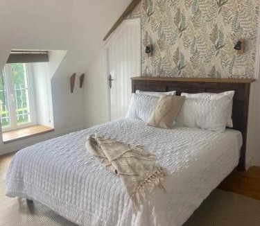 Plouguenast House | Pinabre Rose Cottage