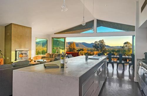 Broke House | Pindara