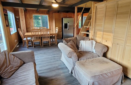 Grayling Cabin | Pine Acres Getaway- North.
