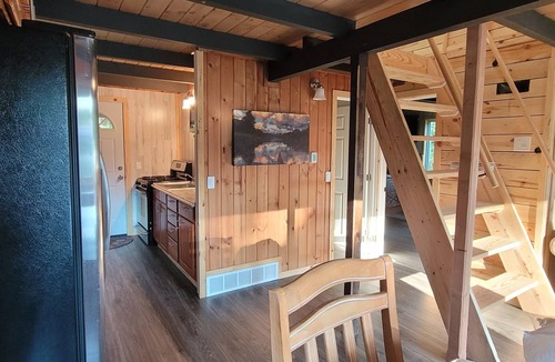 Grayling Cabin | Pine Acres Getaway- North.