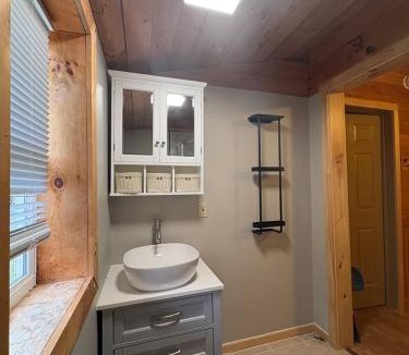 Hammond House | Pine and Paddle Cottage on Black Lake