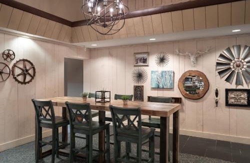 Mechanicsville Hotel | Pine Barn Inn
