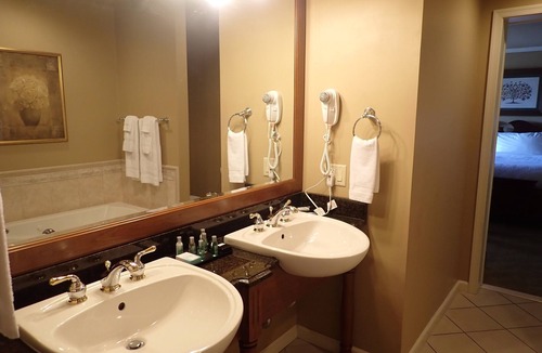 Mechanicsville Hotel | Pine Barn Inn