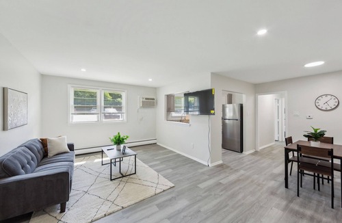 Newark Apartment | Pine Brook 1019 I Modern 1.5Br Apartment ! Pool