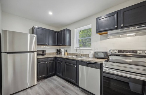 Newark Apartment | Pine Brook 120 I Pool Gym I Free Parking !