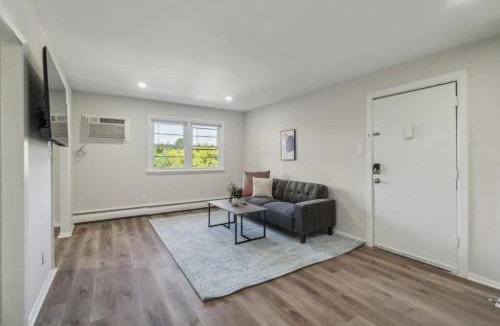 Newark Apartment | Pine Brook 124 I Modern Gem I Free Parking