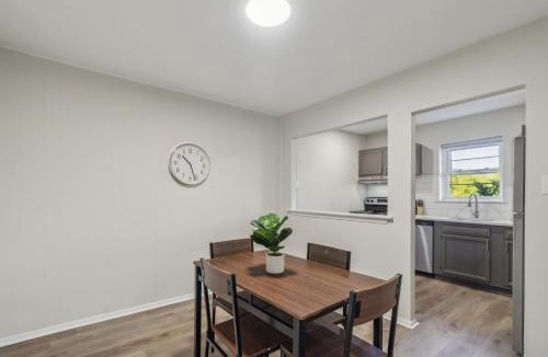 Newark Apartment | Pine Brook 124 I Modern Gem I Free Parking