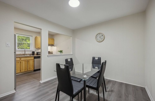 Newark Apartment | Pine Brook 1306 I Modern 2Br Oasis I Free Parking