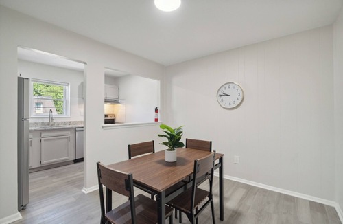 Newark Apartment | Pine Brook 518 I Spacious 2Bd Garden Style Oasis