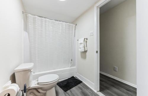 Newark Apartment | Pine Brook 818 I Pool Gym I Free Parking !