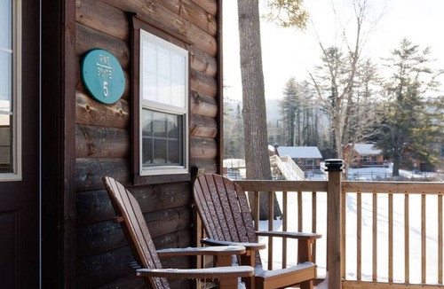 Bethlehem Cabin | Pine Cabin: Lakefront Log Cabin Retreat
