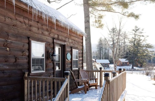 Bethlehem Cabin | Pine Cabin: Lakeside Log Cabin Escape