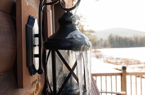 Bethlehem Cabin | Pine Cabin: Lakeside Log Cabin Escape