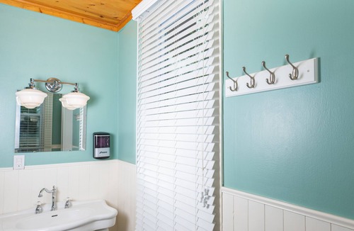 Mackinac Island Bed & Breakfast | Pine Cottage Bed & Breakfast