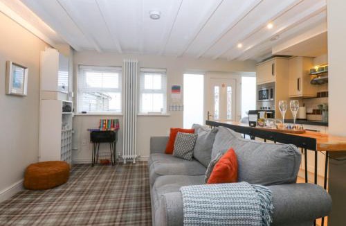 Dinas Dinlle House | Pine Cottage