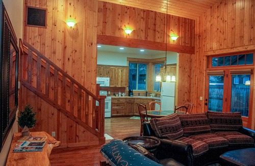 Sisters Cabin | Pine Grove Cabin, Sisters Oregon