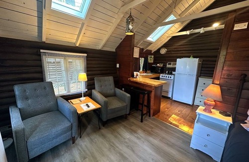 Lincolnville Cottage | Pine Grove Cottages