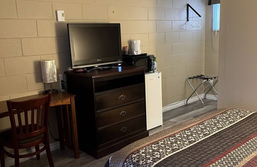 Sault Ste. Marie Hotel | Pine Grove Motel