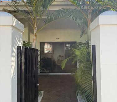 Gold Coast Apartment | Pine Heaven