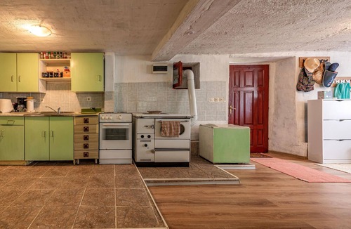 Gracac House | Pine Hill Holiday House