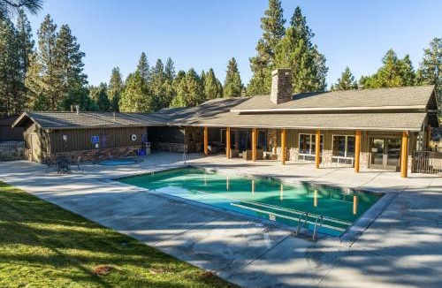 RiverWild House | Pine House Retreat