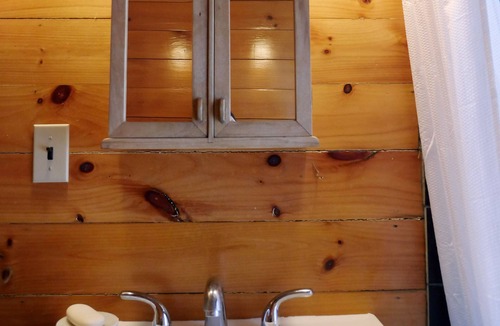 Morrisville Cabin | Pine House Vermont, Stowe Area