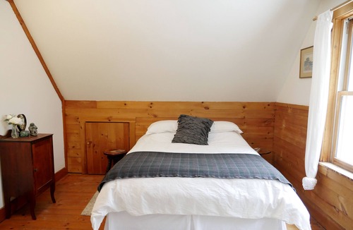 Morrisville Cabin | Pine House Vermont, Stowe Area