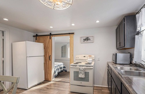 Smyrna House | Pine Lake Cottage #2!