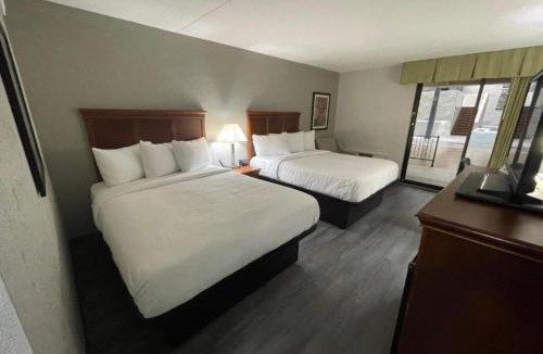 La Porte Hotel | Pine Lake Resort and Banquets