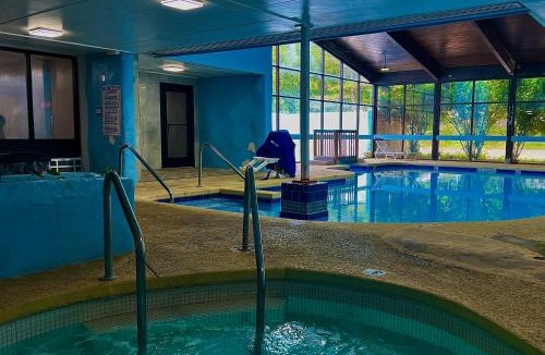 La Porte Hotel | Pine Lake Resort and Banquets