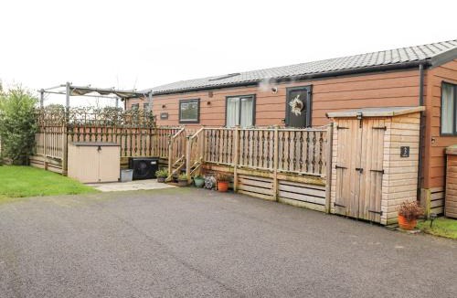 Yealand Conyers House | Pine Lake View