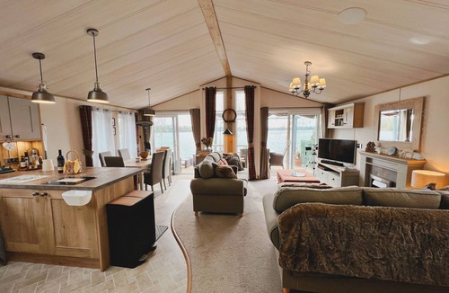 Yealand Conyers Cottage | Pine Lake View