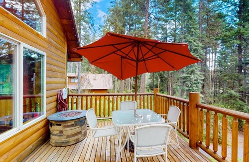 Roslyn Ridge House | Pine-Loch Sun Retreat