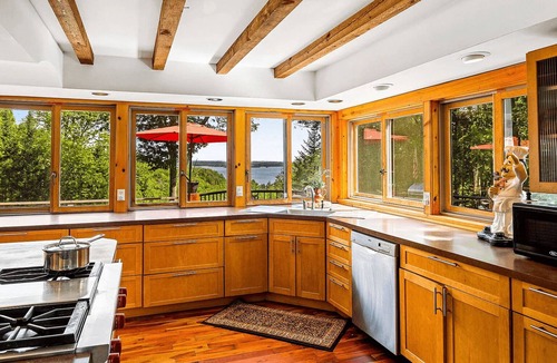 Northport House | Pine Lodge 11BR: Sleeps 34 - Group Getaway