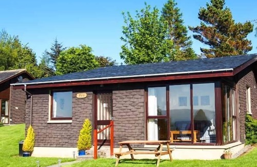Dingwall Cottage | Pine Lodge