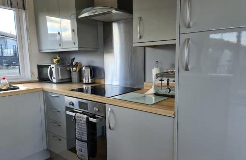 Rhyd-y-clafdy Resort | Pine Lodge @Puffin Lodges