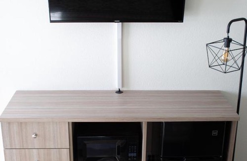 Encampment Hotel | Pine Lodge