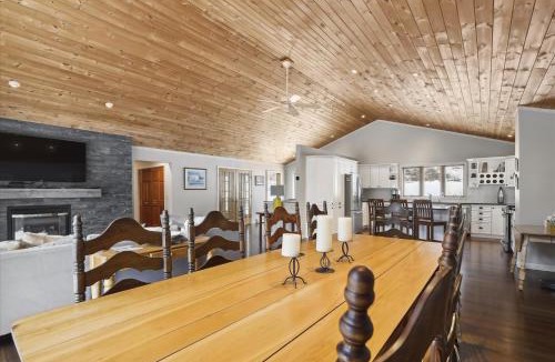 Stowe Hollow House | Pine Lodge