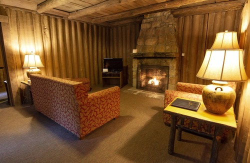 Fourmile Hotel | Pine Mountain State Resort Park