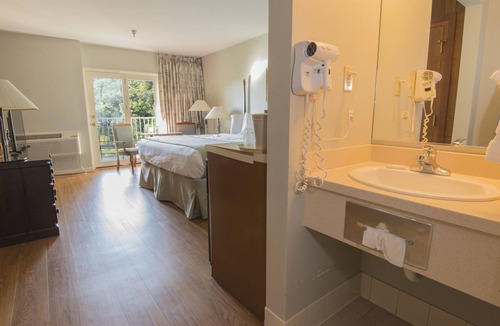 Fourmile Hotel | Pine Mountain State Resort Park