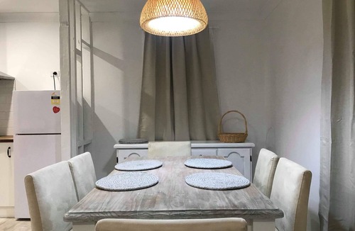 Oberon House | Pine Needle Cottage, Oberon