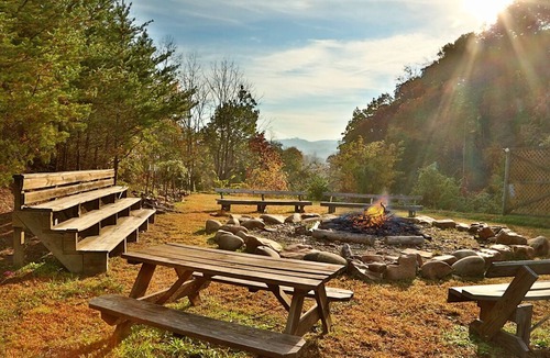 Pigeon Forge Ski Chalet | Pine Needles 6 - One Bedroom Chalet