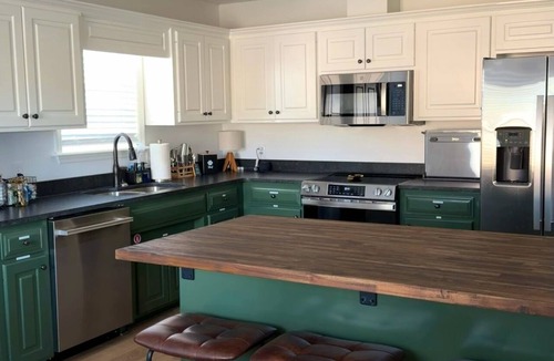 Valdosta House | Pine&Palm: 4BR/4BA+4TVs+GameRm+Firepit+Fence+PETS