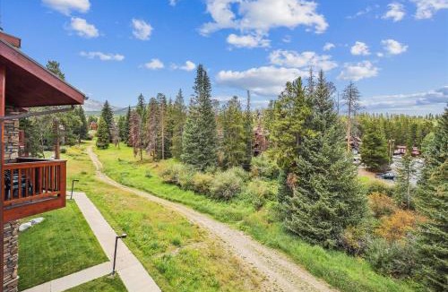 Four O'Clock Apartment | Pine Ridge 7E condo