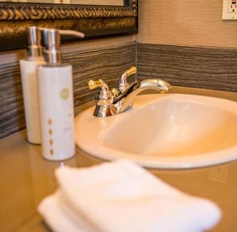 Century West Hotel | Pine Ridge Inn