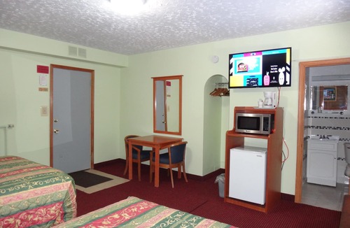Dodgeville Hotel | Pine Ridge Motel
