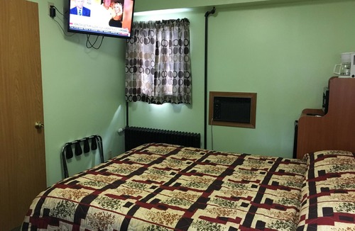 Dodgeville Hotel | Pine Ridge Motel