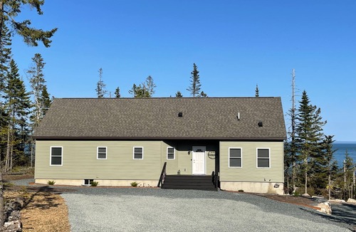 Milbridge House | Pine scented & ocean kissed!